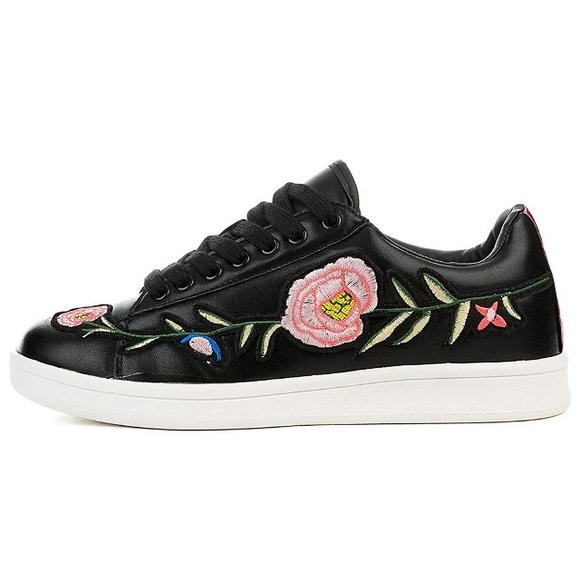 Cape Robbin Shoes Size 9 left - Picture 7 of 8